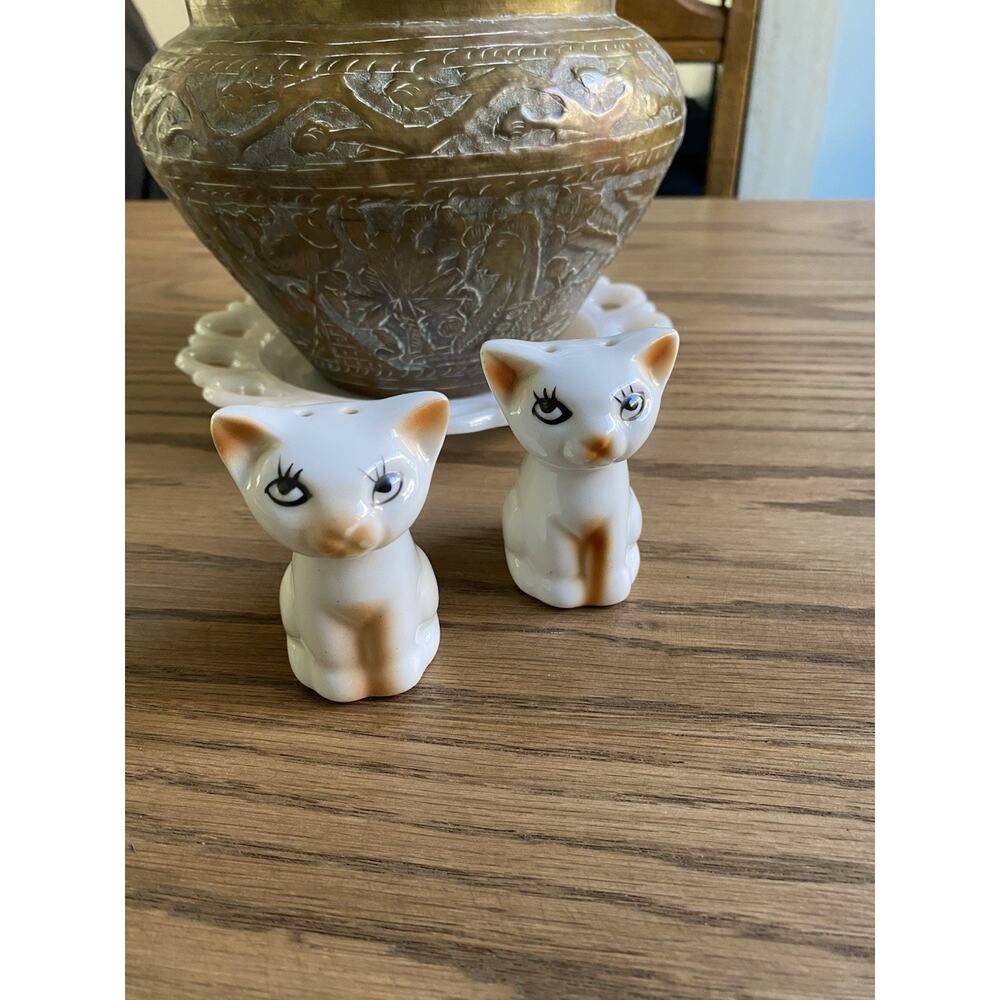 Vintage Midcentury Ceramic Siamese Cat Kitten Salt & Pepper Shaker MCM